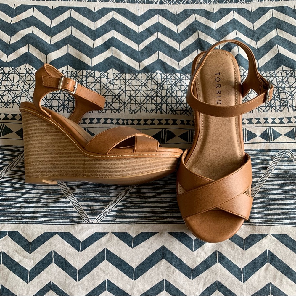 8.5w wide width tan summer platform wedge sandals